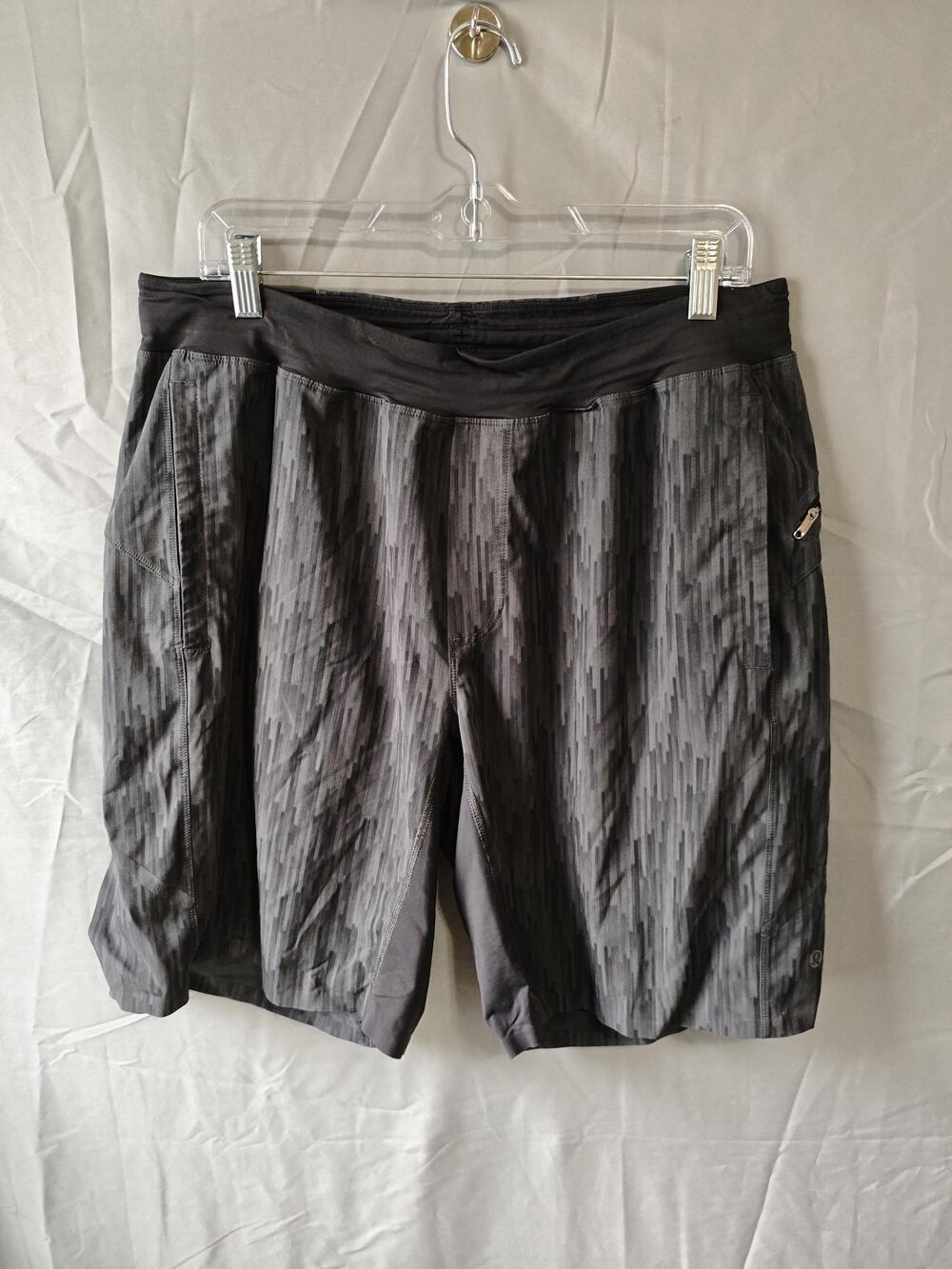 Lululemon Shorts Mens Large Black Gray Pace Breaker Athleisure Zipper Pocket Run